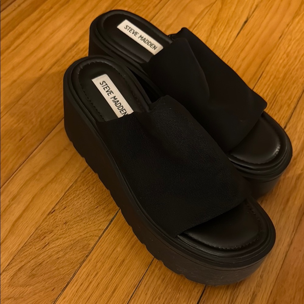 Steve Madden Black Platform Sandals